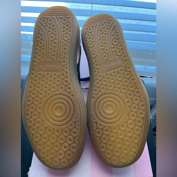 Puma Palermo FC pink shoes 9.5 women’s - Picture 2 of 9